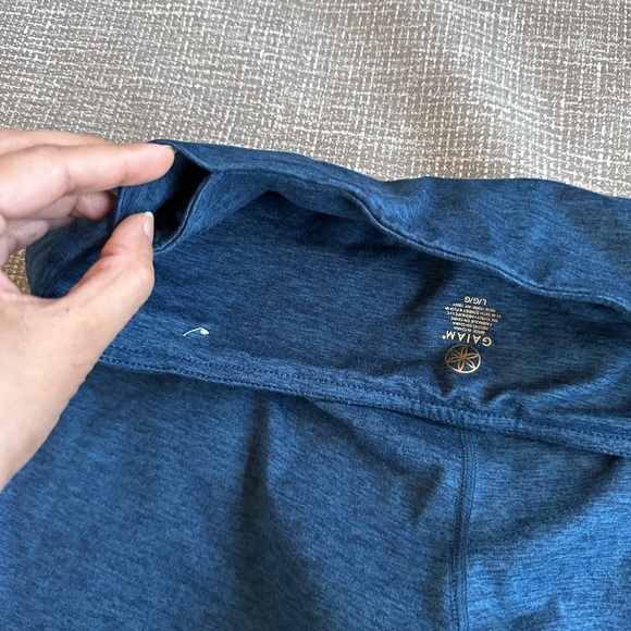 GAIM Yoga Leggings in Blue with Mesh Size Large - Picture 8 of 10